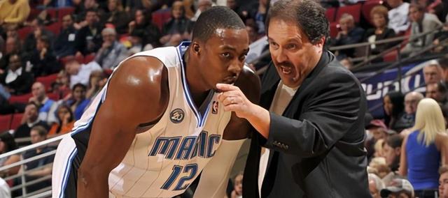 连续两赛季带不同球队欧战做客安菲尔德，阿隆索成历史第三人（阿隆索连续两季率不同球队欧战作客安菲尔德，成史上第三人）