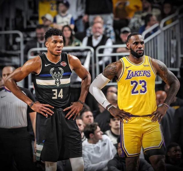 柏林联合0-0弗赖堡，场面火爆，两队8人染黄（柏林联合0-0战平弗赖堡，火药味十足，两队共领8黄）