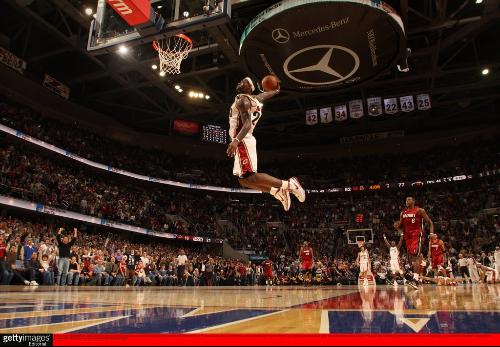 辉哥让你四分钟看懂皇马为什么输的那么狼狈（辉哥用四分钟讲清皇马为何输得如此狼狈）