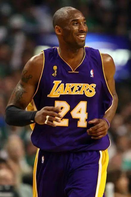 拉菲尼亚安慰弗里克？世体：弗里克只是不满裁判判罚（世体：弗里克只是对裁判判罚不满，非拉菲尼亚安慰）