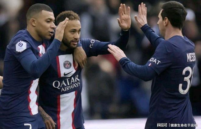 NBA战报：里夫斯44分11助，八村塁绝杀，湖人123-120猛龙（NBA快讯：里夫斯砍44分11助攻，八村塁压哨绝杀，湖人123-120险胜猛龙）