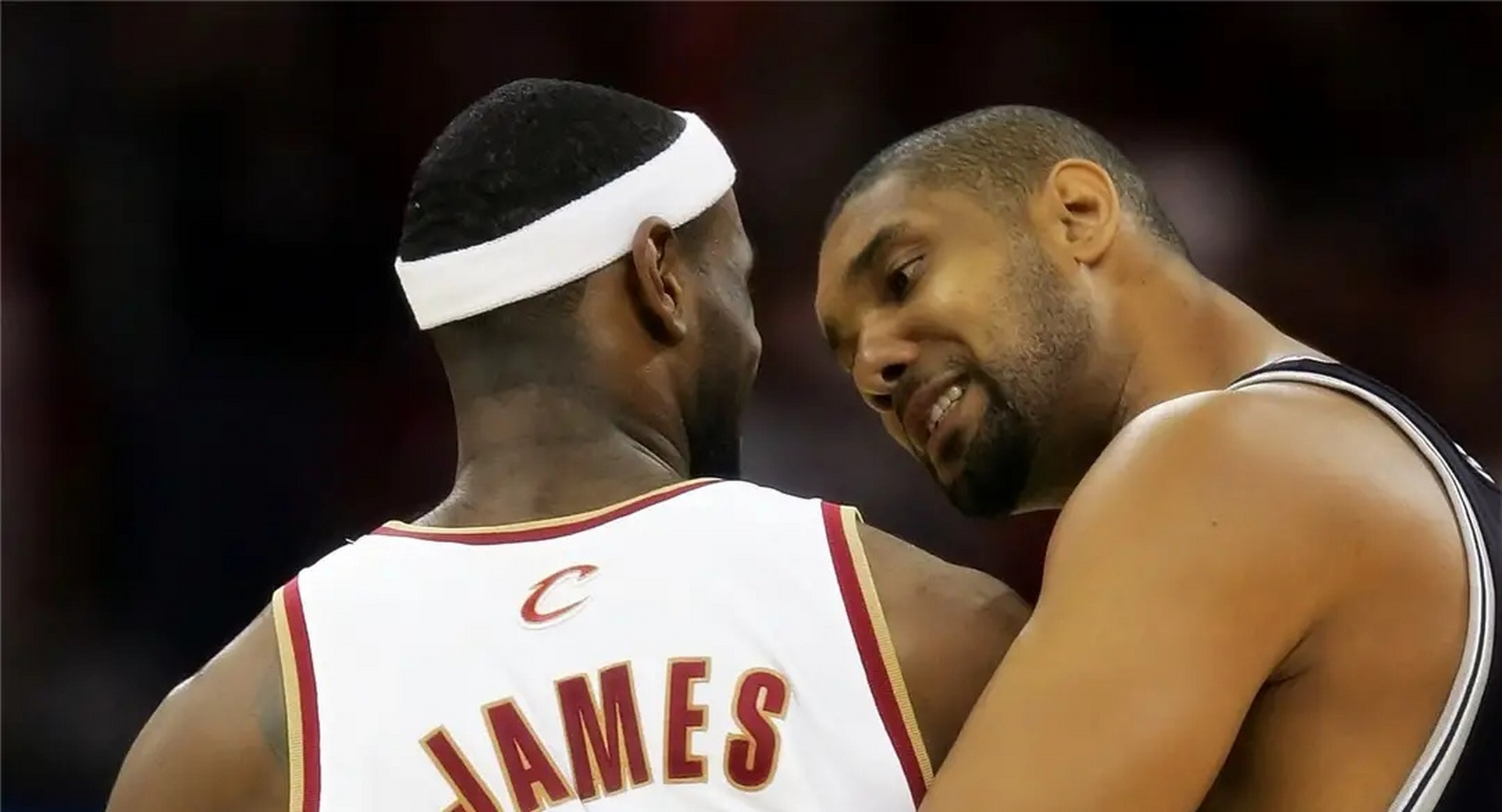 崩盘的开拓者！0分中锋背后，杨瀚森坐穿板凳！双标用人惹争议！（开拓者再度溃败！中锋零分、杨瀚森被冷藏，双标用人引发质疑）