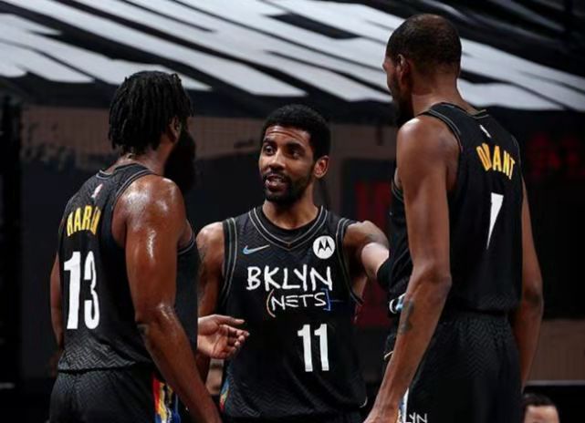 蒂亚戈：若瓜帅的足球是控制中的秩序，渣叔则是混乱中的自信（蒂亚戈：瓜迪奥拉的足球讲究控制与秩序，克洛普则在混乱中更显自信）