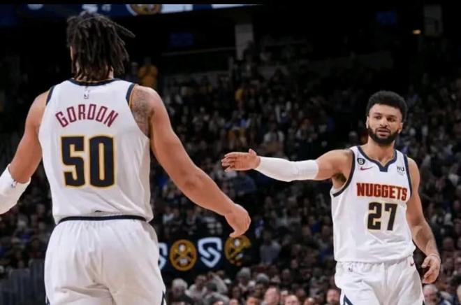 周二竞彩篮球强档：美职篮杯决赛打响 新王即将登基（周二竞彩篮球看点：NBA杯决赛开打 新王加冕在望）