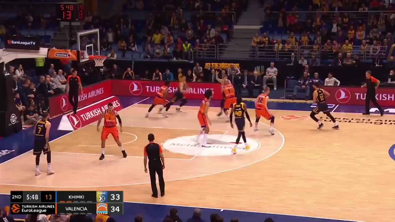 意媒：罗马赴英格兰进行集训，将在英格兰队训练基地进行训练（意媒：罗马将赴英格兰拉练，预计在英格兰队训练基地备训）