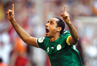 斯基拉：尤文将给伊尔迪兹500-550万年薪，加与欧冠挂钩奖金（斯基拉：尤文拟向伊尔迪兹提供500-550万年薪，并附欧冠激励条款）