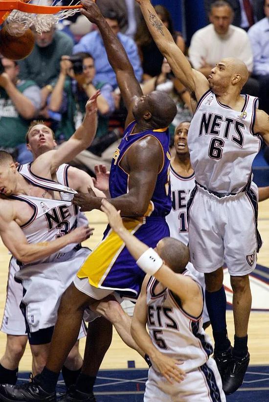 CBA：福建队凭借外援爆发击退深圳（CBA：外援发威助福建力克深圳）