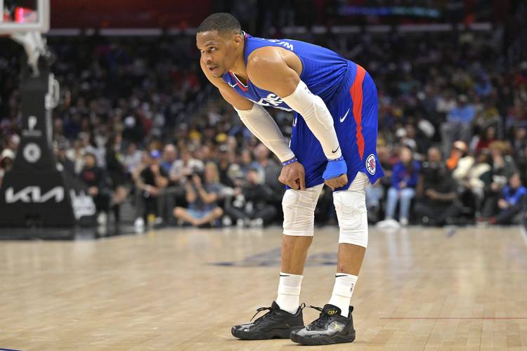 2025／26赛季英超：英超无弱旅！狼队一战谁也别想轻松！阿莫林敲打全队（2025／26英超群雄并起：狼队之战谁都别想轻取，阿莫林严令全队警醒）