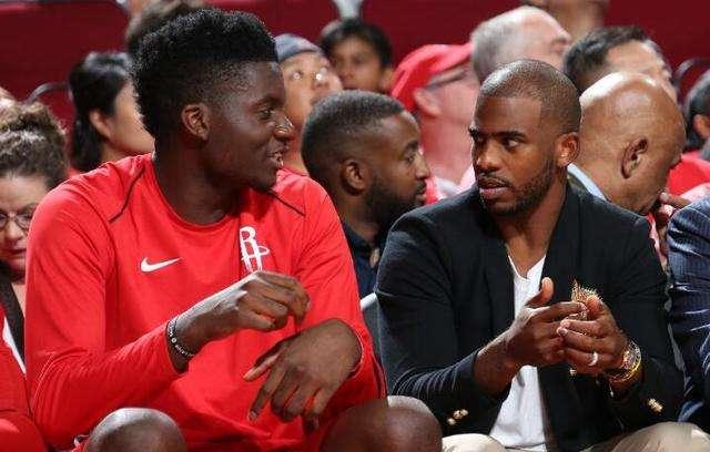 队报：巴黎在考虑引进一名右路后防多面手，有意埃里克-加西亚（队报：巴黎瞄准右路防线多面手，目标埃里克-加西亚）