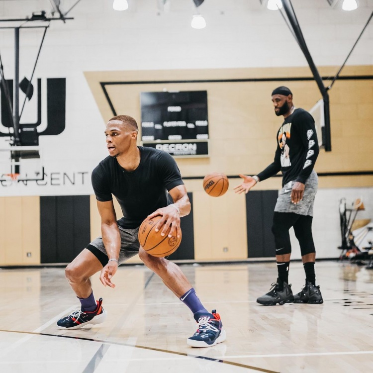 热火出局每名球员可获得5.3万美元，一人未进大名单无缘奖金（热火止步后每名球员获5.3万美元，一人因未进大名单无奖金）