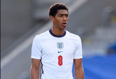 胡金秋13中10砍下24分，成广厦队内得分王（胡金秋13投10中斩获24分，登顶广厦队内得分榜）