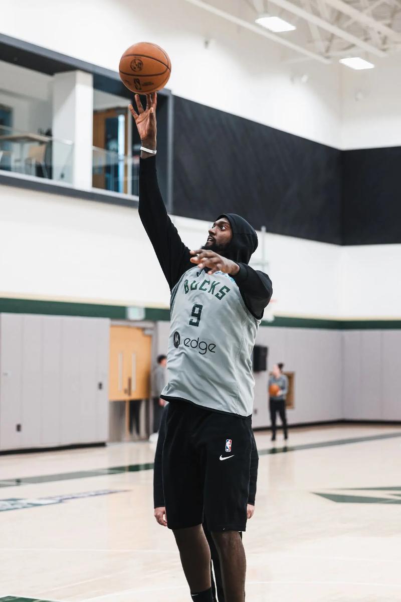 突尼斯主帅：埃斯特旺是涌现而出的天才，未来几年能争金球奖（突尼斯主帅盛赞埃斯特旺：天赋异禀，未来几年有望冲击金球奖）