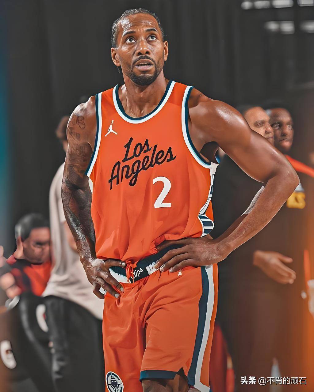 米体：尤文要求弗拉霍维奇大幅降薪留队，幅度可能接近一半（米体：尤文盼弗拉霍维奇留队，薪水或被腰斩）