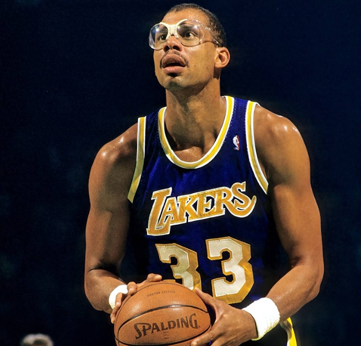 齐达内晒中国行照片：来中国遛了个弯，舒坦，下次还来（齐达内分享中国行照：来华随意转转，真惬意，下次还会再来）