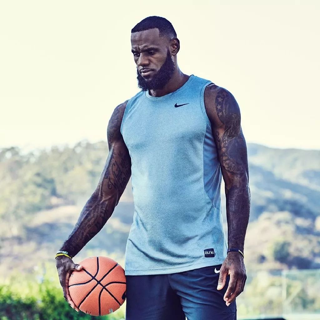 欧冠前瞻：多特蒙德晋级形势光明，博德闪耀后续赛程步履维艰（欧冠前瞻：多特晋级可期，博德高光难掩前路艰险）