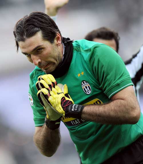 塞尔：赫伊森未参加皇马周二训练，出战奥林匹亚科斯存疑（塞尔：赫伊森缺席皇马周二合练，出战奥林匹亚科斯成疑）