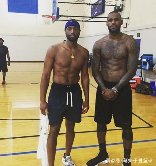 篮球火箭球队连续两场胜利庆祝（火箭队连赢两场后庆祝）