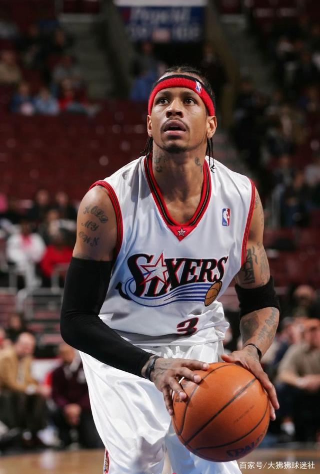 公务还是放松？纳赛尔出现在圣西罗现场观看米兰德比（公务还是休闲？纳赛尔现身圣西罗观战米兰德比）