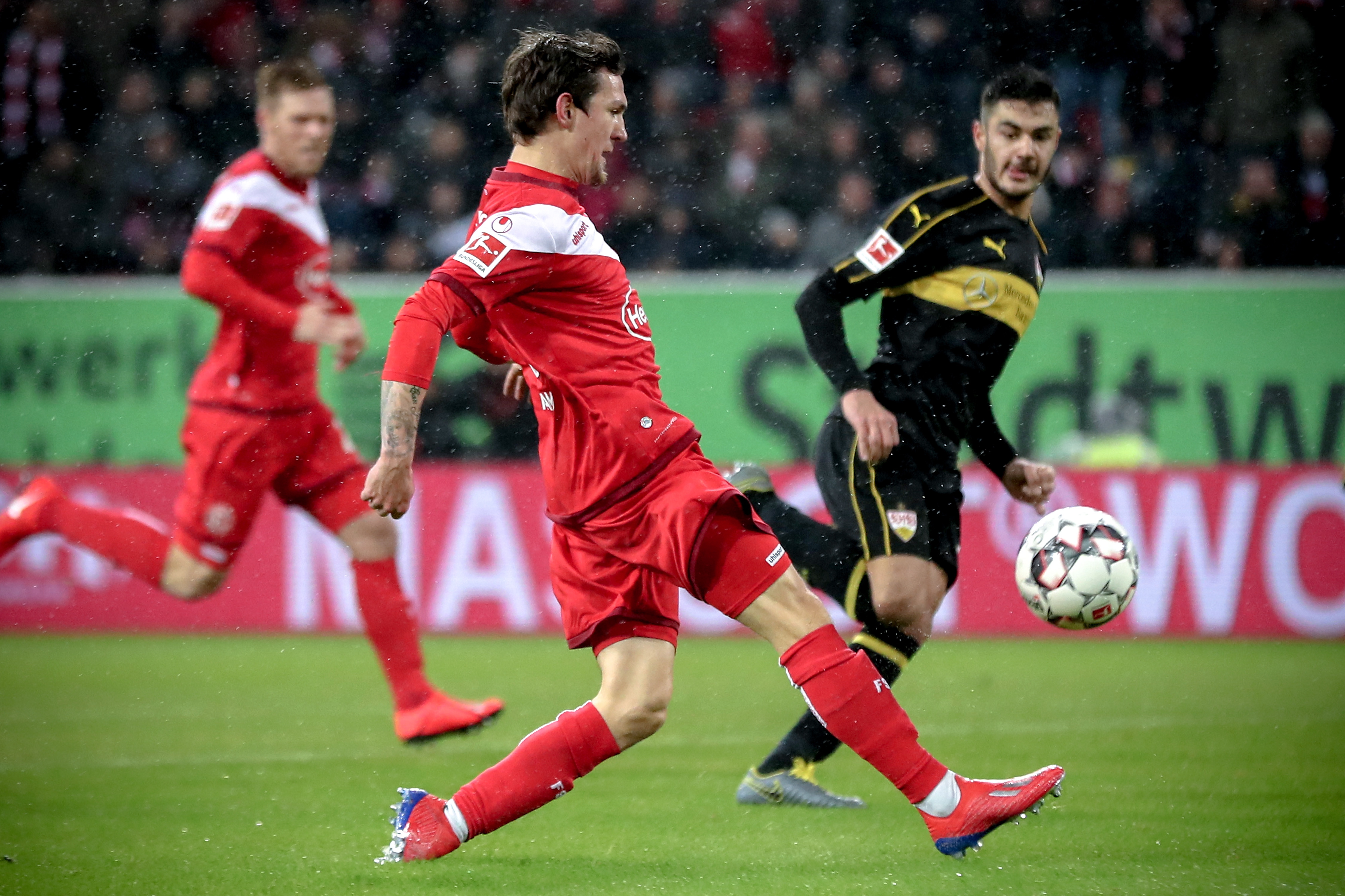 大罗：维尼修斯和拉菲尼亚可以争金球奖；更多人参与将帮助中国队进步（罗纳尔多：维尼修斯与拉菲尼亚有望角逐金球；扩大参与度将助中国队提升）