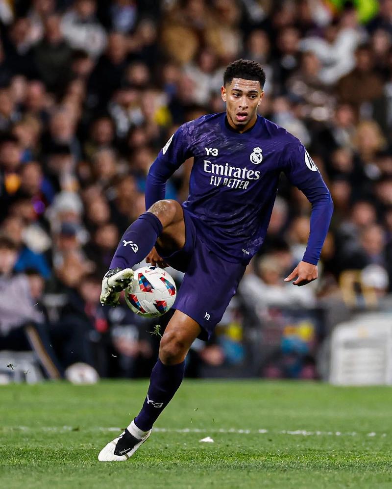 科贝：哈维现身巴萨主席候选人丰特的竞选活动，公开表明立场（科贝：哈维现身丰特的巴萨主席竞选活动，明确表态）